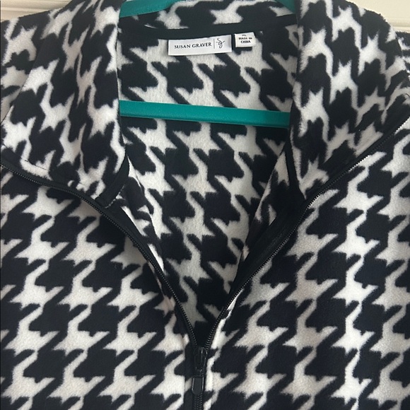 Susan Graver Black and White Patterned Jacket - Picture 4 of 4